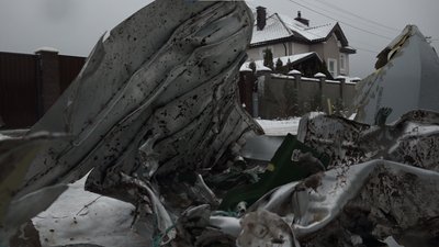 Обстріл Київщини: у Княжичах на подвір’я впали дрон та уламки ракети