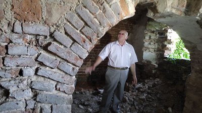 На Волині руйнується приміщення колишньої митниці 19-го століття: кому належить будівля