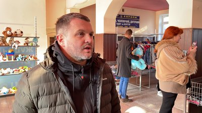 У Херсоні відкрився перший соціальний магазин одягу У Херсоні відкрився перший соціальний магазин одягу