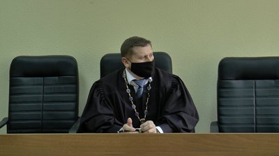 Обвинувачений у стрілянині біля кафе у Полтаві Віктор Малий буде під вартою ще два місяці Обвинувачений у стрілянині біля кафе у Полтаві Віктор Малий буде під вартою ще два місяці
