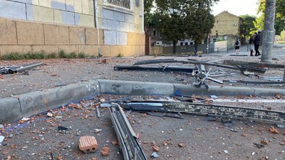 Армія РФ атакувала ракетами адмінбудівлю та будинок у центрі Дніпра: що зараз відбувається на місці Армія РФ атакувала ракетами адмінбудівлю та будинок у центрі Дніпра: що зараз відбувається на місці