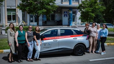 Електрокар, який отримали медзаклади Бучанської громади