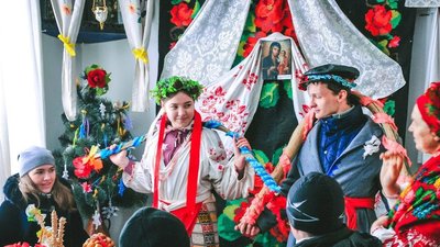 Зброя, українські рушники і самогон. 5 незвичайних музеїв Полтавщини. СУСПІЛЬНЕ | ВІДЕОНОВИНИ