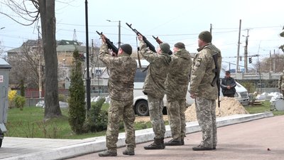 У Житомирі попрощалися з 19-річним військовослужбовцем 26 артилерійської бригади Дмитром Абрамчуком У Житомирі попрощалися з 19-річним військовослужбовцем 26 артилерійської бригади Дмитром Абрамчуком