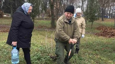 У Шумську висадили калинову алею пам’яті У Шумську висадили калинову алею пам’яті