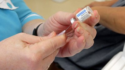 В Україну доставили 400 тисяч доз вакцини Pfizer проти COVID-19