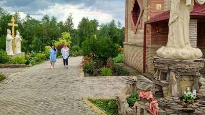 Крейдяні скелі та старовинні жіночі костюми. На Луганщині представили туристичні маршрути Крейдяні скелі та старовинні жіночі костюми. На Луганщині представили туристичні маршрути