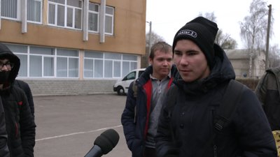 Присідання зі снарядом Присідання зі снарядом