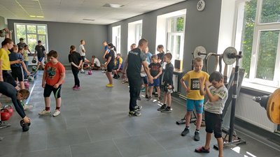 На Полтавщині у селі Климівка відремонтували зал для занять гирьовим спортом На Полтавщині у селі Климівка відремонтували зал для занять гирьовим спортом