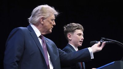 Дональд Трамп на заході від Комісії з релігійної свободи разом із Ші Енсінасем