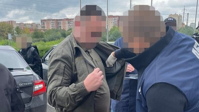 Керівника держлісгоспу на Закарпатті підозрюють у одержанні понад 23 тисяч хабаря Керівника держлісгоспу на Закарпатті підозрюють у одержанні понад 23 тисяч хабаря