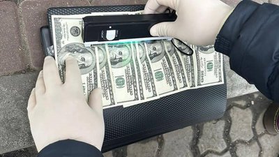 В Одесі прокуратура викрила на хабарі двох чиновників держпідприємства