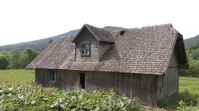 Історія хати на Франківщині, в якій готували вбивство польського міністра Перацького Історія хати на Франківщині, в якій готували вбивство польського міністра Перацького