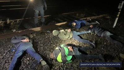 5 тонн дизпалива привласнили на Закарпатті працівники залізниці, — прокуратура