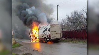 Пошкоджена обстрілом автівка UAnimals у Донецькій області 12 грудня 2025 року