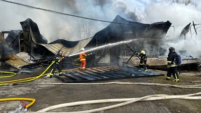 У Богородчанах на Франківщині горіла станція техобслуговування