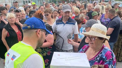 300 маріупольців отримали гуманітарну допомогу