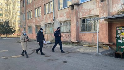 Херсонським родинам, які опинились у складних життєвих обставинах, нагадали правила пожежної безпеки Херсонським родинам, які опинились у складних життєвих обставинах, нагадали правила пожежної безпеки