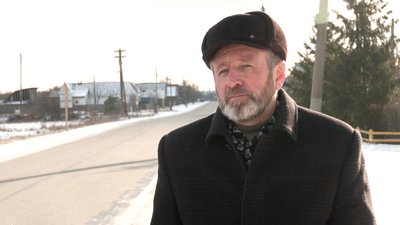 "Танки їдуть заднім ходом": як у Корюківці, що на Чернігівщині, люди голіруч зупиняли російську техніку "Танки їдуть заднім ходом": як у Корюківці, що на Чернігівщині, люди голіруч зупиняли російську техніку
