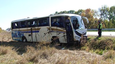 Що відомо про аварію з перекиданням автобуса на Полтавщині Що відомо про аварію з перекиданням автобуса на Полтавщині