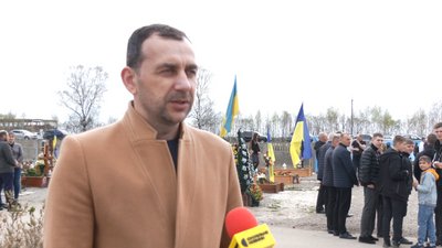 На Алеї героїв у Чукалівці Івано-Франківської громади поховали трьох бійців 78 батальйону 102 бригади На Алеї героїв у Чукалівці Івано-Франківської громади поховали трьох бійців 78 батальйону 102 бригади
