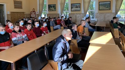 Відправка на строкову службу: в перший день поїхали 23 закарпатці Відправка на строкову службу: в перший день поїхали 23 закарпатці