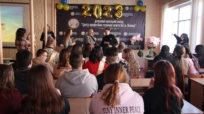 Вперше з початку повномасштабної війни: вінницькі студенти-ювеліри отримали дипломи Вперше з початку повномасштабної війни: вінницькі студенти-ювеліри отримали дипломи