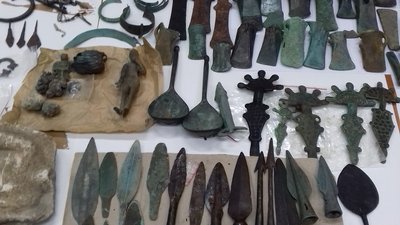 У Сербії вилучили антикваріат, який везли з України під виглядом паркету У Сербії вилучили антикваріат, який везли з України під виглядом паркету