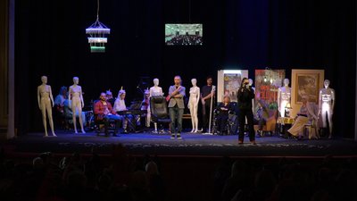 «Моя хата скраю». У Дніпрі показали виставу, засновану на реальних історіях наркозалежних людей «Моя хата скраю». У Дніпрі показали виставу, засновану на реальних історіях наркозалежних людей
