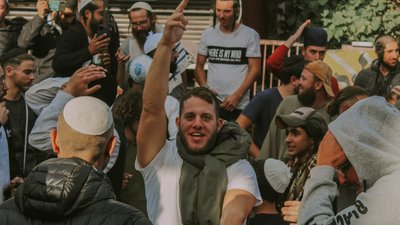 Читали молитви, співали і танцювали: як в Умані готувались до Рош га-Шана Читали молитви, співали і танцювали: як в Умані готувались до Рош га-Шана