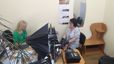 Нова послуга. У Кропивницькому понад пів сотні людей оформили ID-картку та закордонний паспорт одночасно