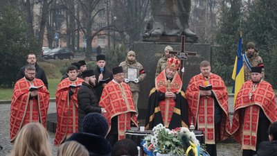 В Ужгороді попрощалися з військовослужбовцем Віталієм Пилипом В Ужгороді попрощалися з військовослужбовцем Віталієм Пилипом