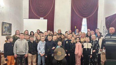 У замку на Рівненщині упродовж місяця експонуватимуть "Малий Кобзар", якому понад сотня років У замку на Рівненщині упродовж місяця експонуватимуть "Малий Кобзар", якому понад сотня років