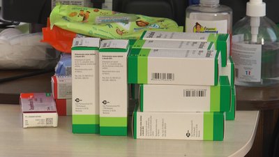В Івано-Франківську дружини воїнів готують і продають випічку, щоб допомогти ЗСУ В Івано-Франківську дружини воїнів готують і продають випічку, щоб допомогти ЗСУ