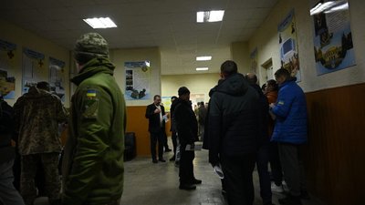 На Закарпатті 1200 чоловіків-переселенців відправили у бойові підрозділи Збройних Сил України