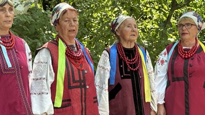 Ніна Рева та Надія Роздабара Ніна Рева та Надія Роздабара