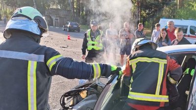 Під час аварії загинув водій легковика