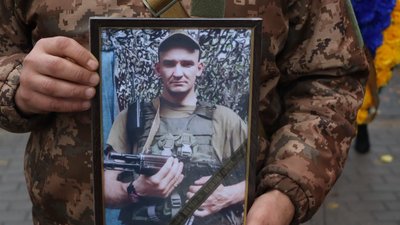 В Охтирці на Сумщині поховали загиблого на війні Вадима Шарапова