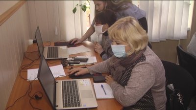 "Інструменти участі в житті громади": у Вінниці навчають пенсіонерів комп'ютерним навичкам "Інструменти участі в житті громади": у Вінниці навчають пенсіонерів комп'ютерним навичкам