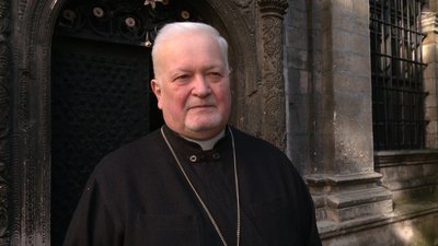 Настоятель храму Іван Бурмило Настоятель храму Іван Бурмило