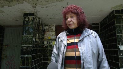 Сусідка Світлана розповідає про конфлікти між дочкою і батьком, якого дівчина застрелила у Чернігові Сусідка Світлана розповідає про конфлікти між дочкою і батьком, якого дівчина застрелила у Чернігові