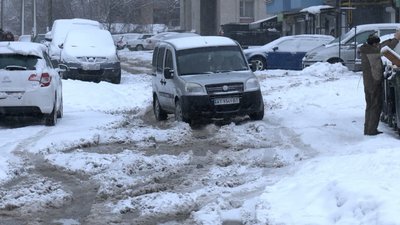 80% місячної норми опадів, 38 ДТП і замети в мікрорайонах: як Прикарпаття справляється з негодою 80% місячної норми опадів, 38 ДТП і замети в мікрорайонах: як Прикарпаття справляється з негодою