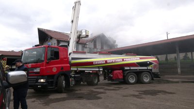 Пожежа на третьому поверсі адмінбудівлі у Рівному: що відомо та як її ліквідовували Пожежа на третьому поверсі адмінбудівлі у Рівному: що відомо та як її ліквідовували