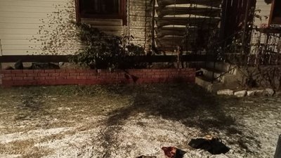 У прикарпатському селі за ніч горіли два будинки та авто. Поліція шукає паліїв