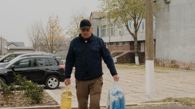 жителі румуномовного села на Буковині допомагають ЗСУ жителі румуномовного села на Буковині допомагають ЗСУ