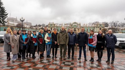 Медзаклади Житомирщини отримали вісім автомобілів від ЮНІСЕФ