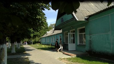 Батьки проти укрупнення класів: в одній з волинських шкіл протести