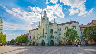 У Мукачеві 12 людей отримують по 10 тис. грн на відновлення житла через атаку РФ