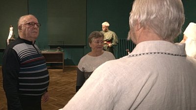 Силіконове подружжя пенсіонерів з Волині виготовив їхній син та презентував на виставці у музеї