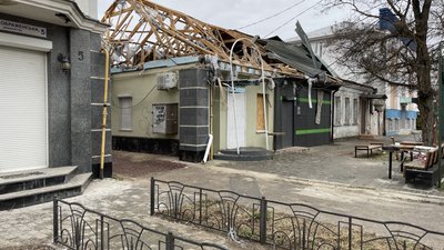 Один загиблий, п'ятеро поранених: армія РФ випустила по Херсонщині понад 190 снарядів